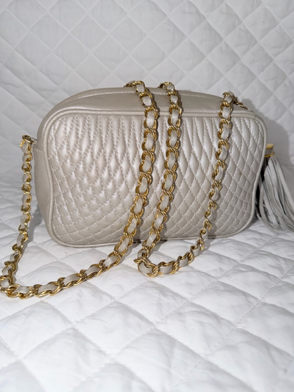 Bally Quilted Metallic Silver Crossbody Bag Camera style - Picture 3 of 12